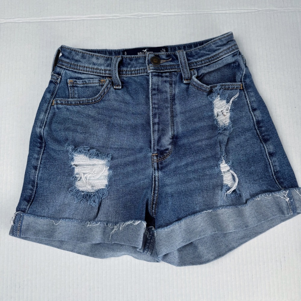 Hollister Curvy Ultra High-Rise Mom Shorts Distressed rolled Denim Jean Blue 0